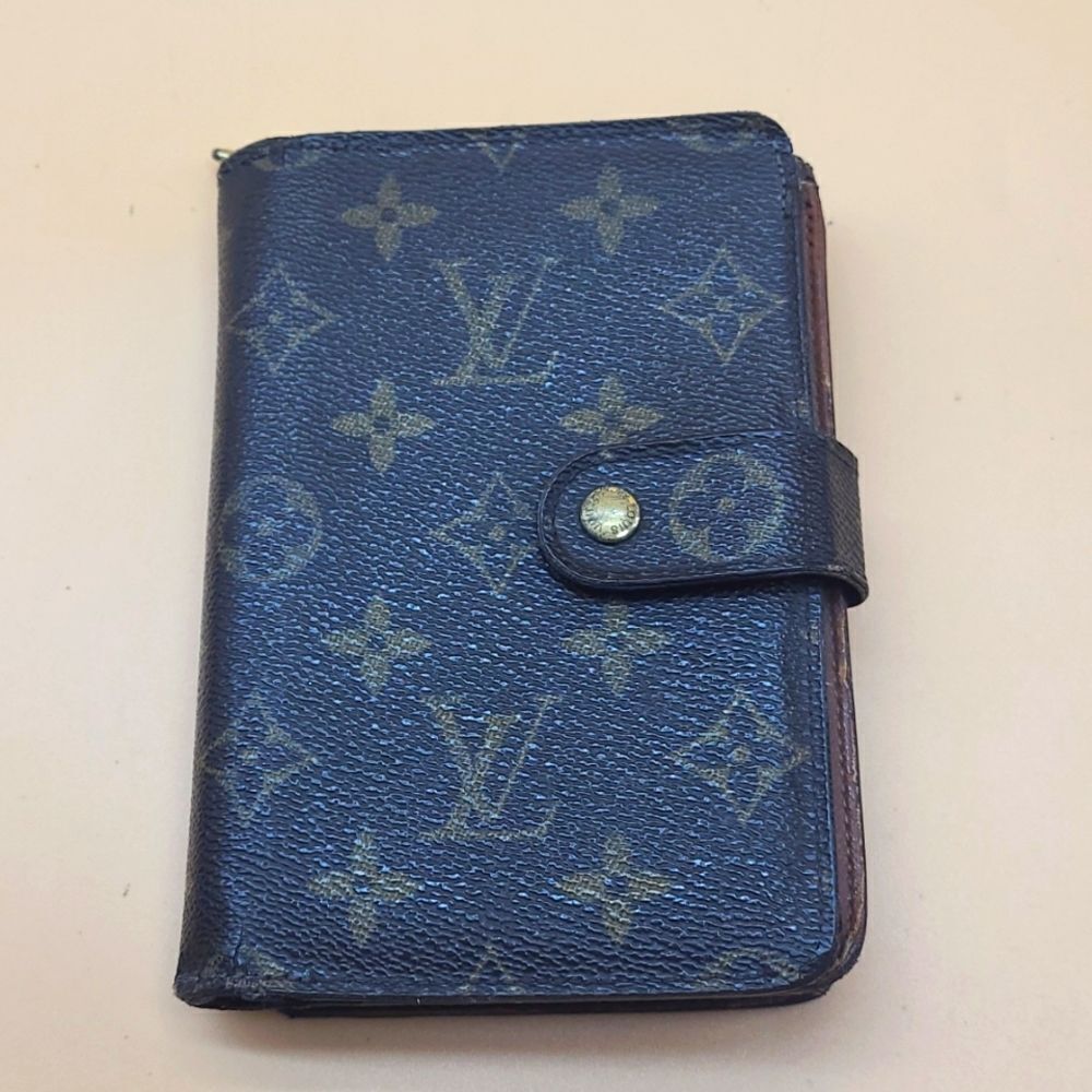 Authentic Louis Vuitton Monogram Wallet